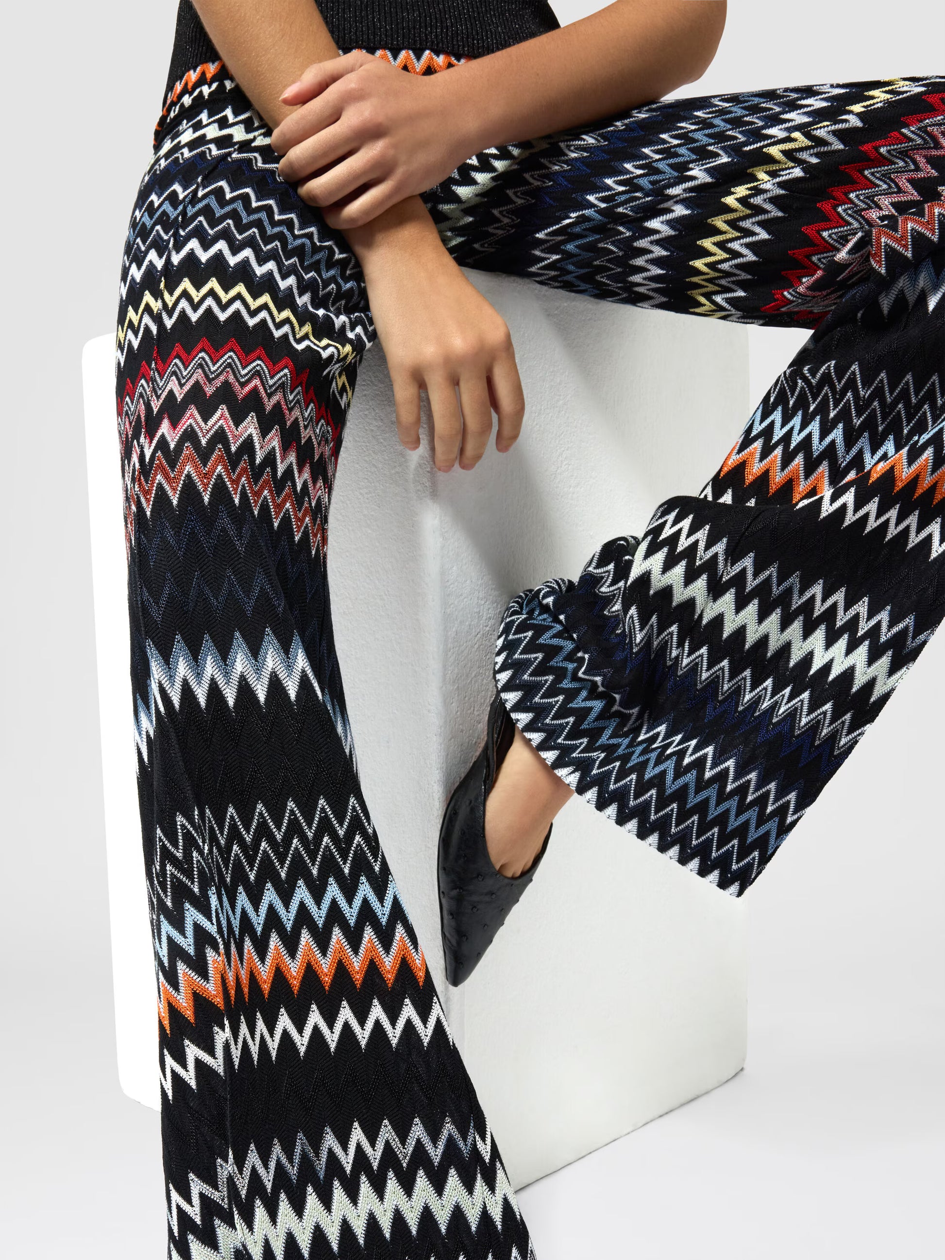 Missoni women's wide-leg pants in cotton viscose blend — zigzag chevron knit in black close up